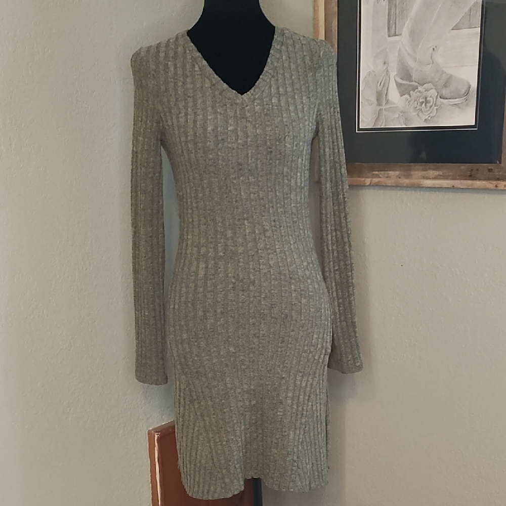Long Sleeve Knit Dress in Gray